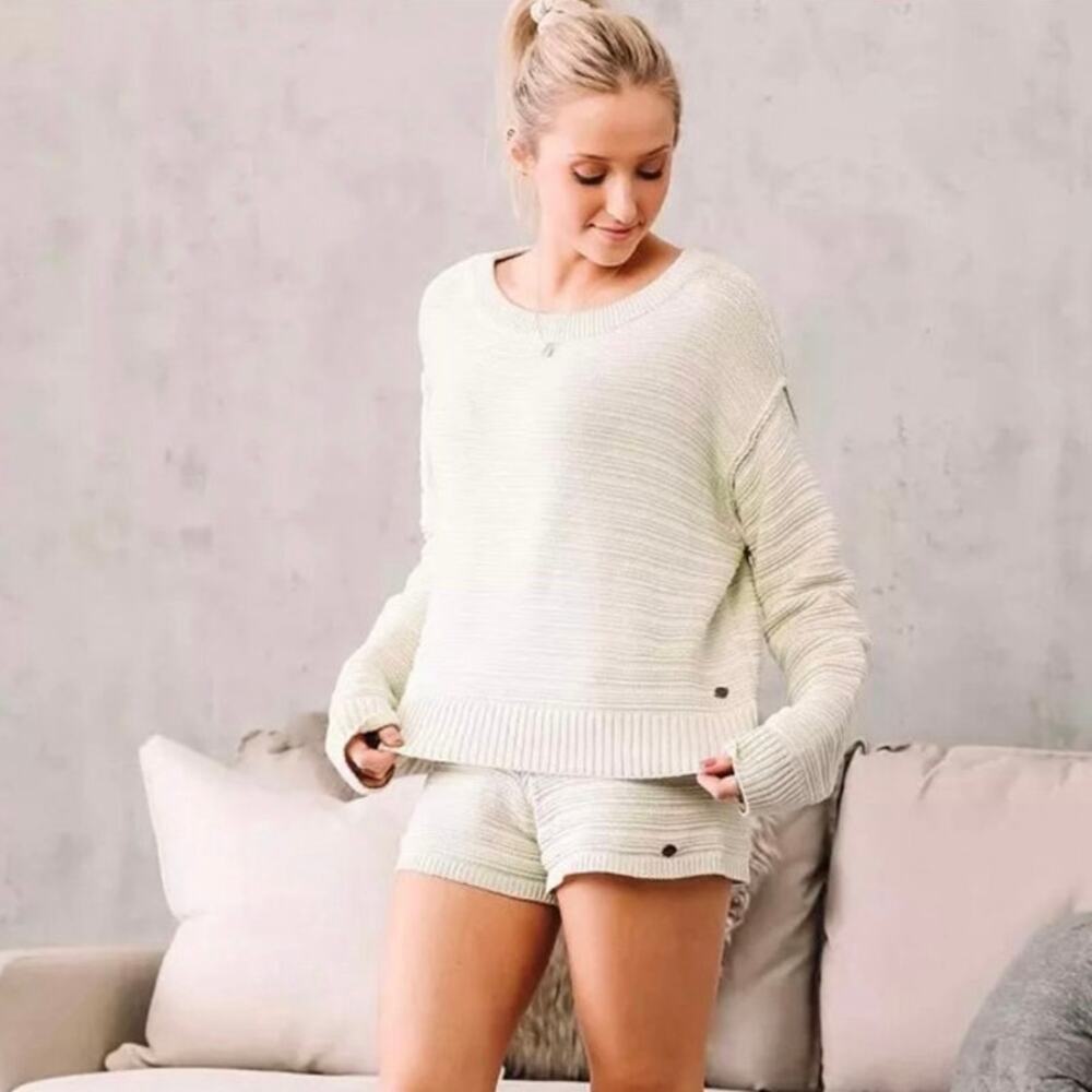 Fade by BKE knit Sweater Shorts Set Light Green Size Large